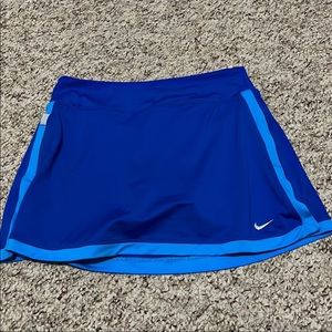 womens small nike skirt!!